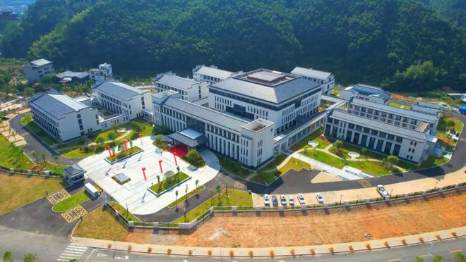 上市3周年世茂服务在闽南务实精进，全业务稳健发展